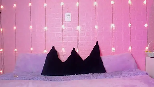 Snapshot of wet_valery chatting on 02.27.26 wet valery online show from 02.27.26