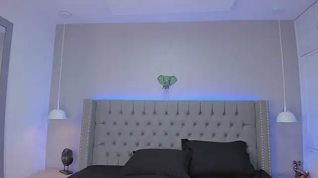 Snapshot of Emiliana_Rios chatting on 03.14.25 Emiliana Rios online show from 03.14.25