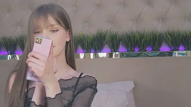 BellaSecrett online show from 03.20.25