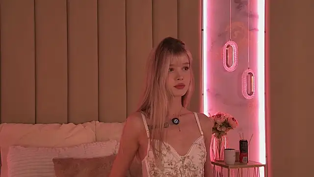 BellaSecrett online show from 09.14.25