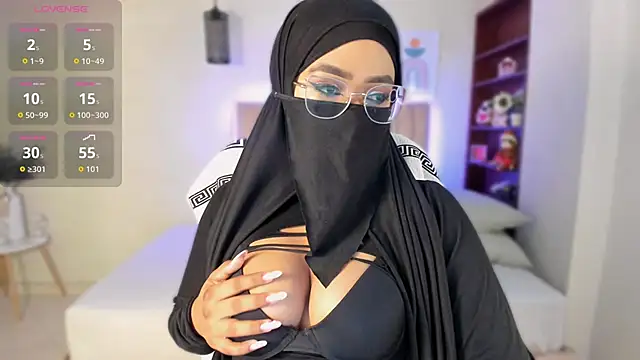 Snapshot of Sasha_Anaan chatting on 10.03.25 Sasha Anaan online show from 10.03.25