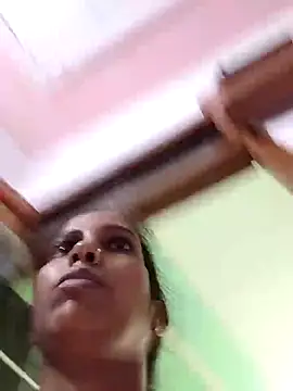 Hotty-Nidhi online show from 10.06.25