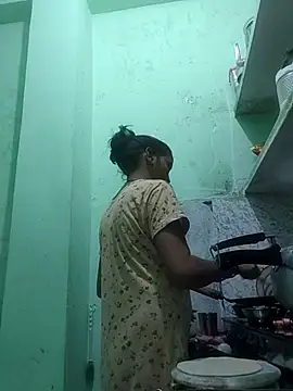 Hotty-Nidhi online show from 10.15.25