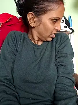 Hotty-Nidhi online show from 11.17.25