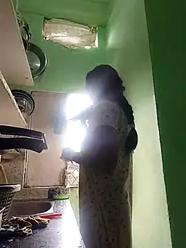 Hotty-Nidhi online show from 11.24.25