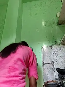 Hotty-Nidhi online show from 12.17.25