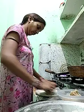Snapshot of Hotty-Nidhi chatting on 02.23.26 Hotty-Nidhi online show from 02.23.26