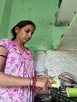 Snapshot of Hotty-Nidhi chatting on 02.26.26 Hotty-Nidhi online show from 02.26.26