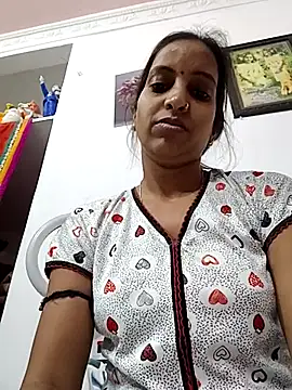 Snapshot of Hotty-Nidhi chatting on 02.27.26 Hotty-Nidhi online show from 02.27.26