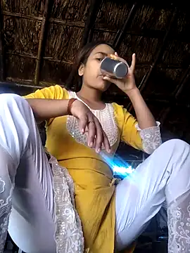 Snapshot of indiancute43 chatting on 04.11.26 indiancute43 online show from 04.11.26
