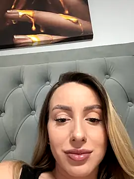 AlexisWhit online show from 10.08.25