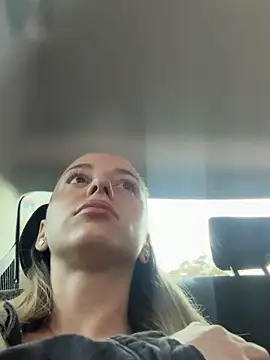 AlexisWhit online show from 10.18.25