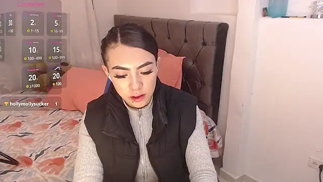 Yasminsmith   online show from 03.13.25