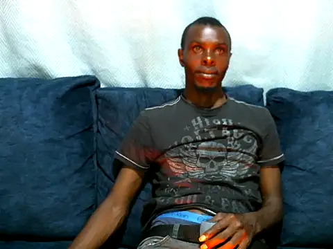 Snapshot of Kwekweshi chatting on 10.13.25 Kwekweshi online show from 10.13.25