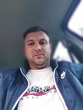 Snapshot of hugedickedd chatting on 06.05.26 hugedickedd online show from 06.05.26