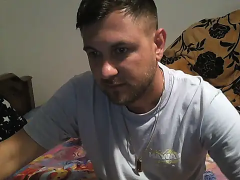 Snapshot of hugedickedd chatting on 06.12.26 hugedickedd online show from 06.12.26