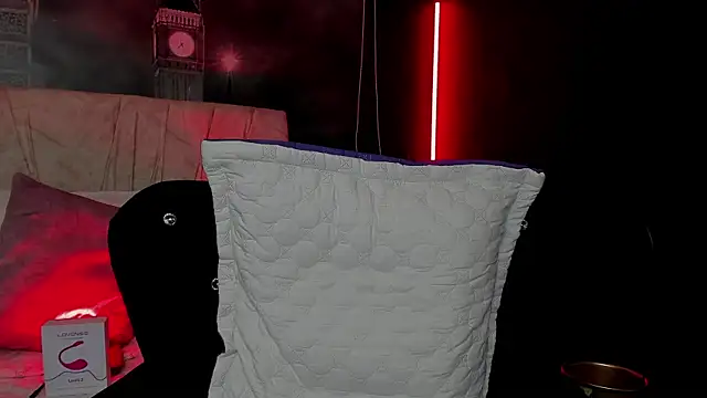 Lilith Thompson online show from 03.14.25