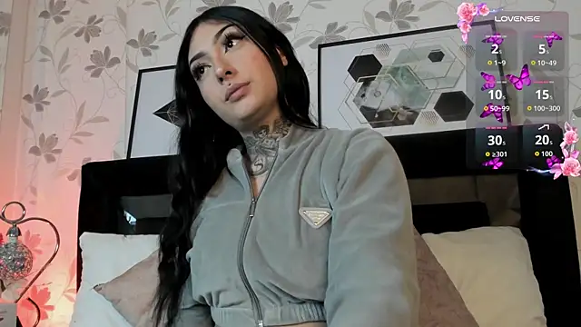 Lilith Thompson online show from 09.26.25