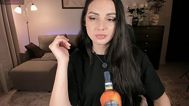 Snapshot of Viki_Bellson chatting on 03.21.25 Viki Bellson online show from 03.21.25