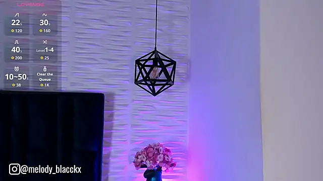 Snapshot of Melody_Black_ chatting on 10.02.25 Melody Black online show from 10.02.25