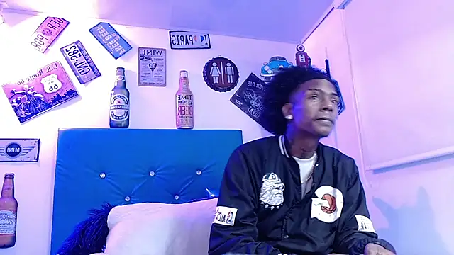 lili roussi online show from 10.15.25