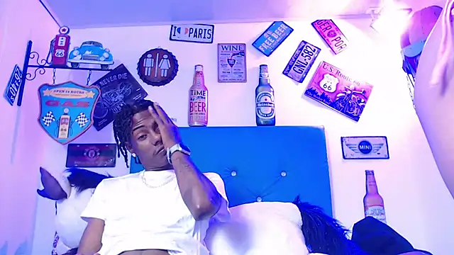 lili roussi online show from 10.25.25