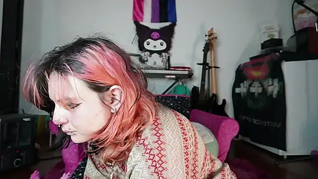 Snapshot of Devil_And_Princess chatting on 10.02.25 Devil And Princess online show from 10.02.25