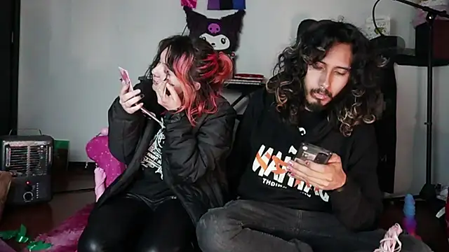 Snapshot of Devil_And_Princess chatting on 10.05.25 Devil And Princess online show from 10.05.25