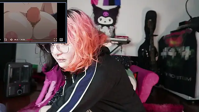 Snapshot of Devil_And_Princess chatting on 10.08.25 Devil And Princess online show from 10.08.25