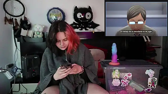 Snapshot of Devil_And_Princess chatting on 10.19.25 Devil And Princess online show from 10.19.25