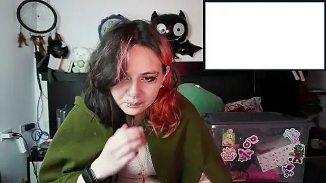 Snapshot of Devil_And_Princess chatting on 10.21.25 Devil And Princess online show from 10.21.25