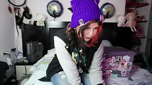 Snapshot of Devil_And_Princess chatting on 11.12.25 Devil And Princess online show from 11.12.25