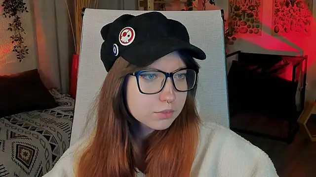 Snapshot of MemoryCadence chatting on 10.05.25 MemoryCadence online show from 10.05.25