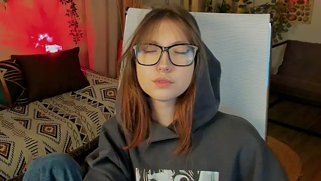 Snapshot of MemoryCadence chatting on 10.12.25 MemoryCadence online show from 10.12.25