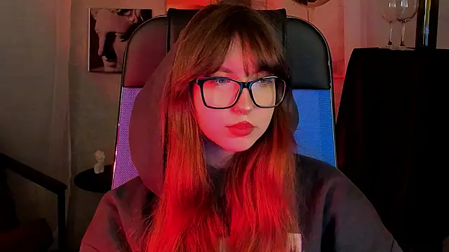 Snapshot of MemoryCadence chatting on 10.15.25 MemoryCadence online show from 10.15.25