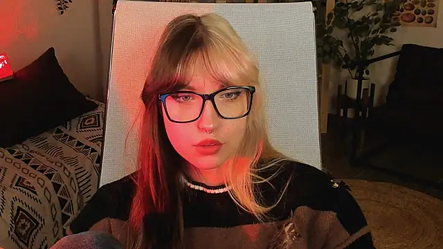 Snapshot of MemoryCadence chatting on 10.31.25 MemoryCadence online show from 10.31.25