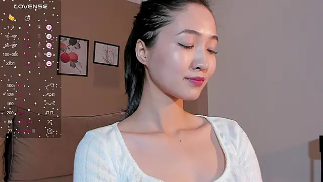 Snapshot of SeulBi chatting on 10.21.25 SeulBi online show from 10.21.25