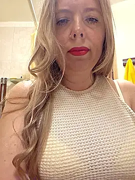 Snapshot of Irina3718 chatting on 06.19.26 Irina3718 online show from 06.19.26