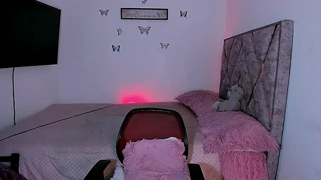 Tania rendon online show from 12.01.25