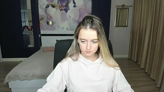 Snapshot of StasyStew chatting on 10.03.25 StasyStew online show from 10.03.25