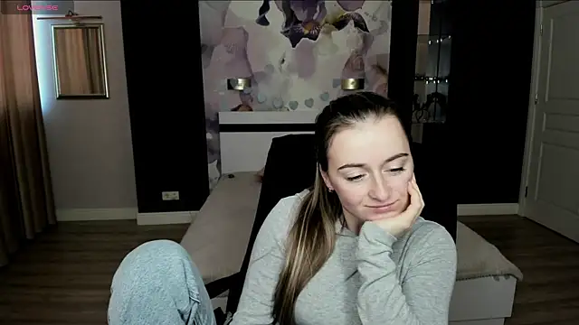 Snapshot of StasyStew chatting on 10.05.25 StasyStew online show from 10.05.25