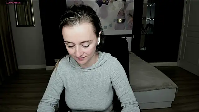 Snapshot of StasyStew chatting on 10.05.25 StasyStew online show from 10.05.25