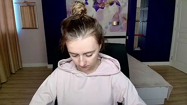 Snapshot of StasyStew chatting on 10.23.25 StasyStew online show from 10.23.25