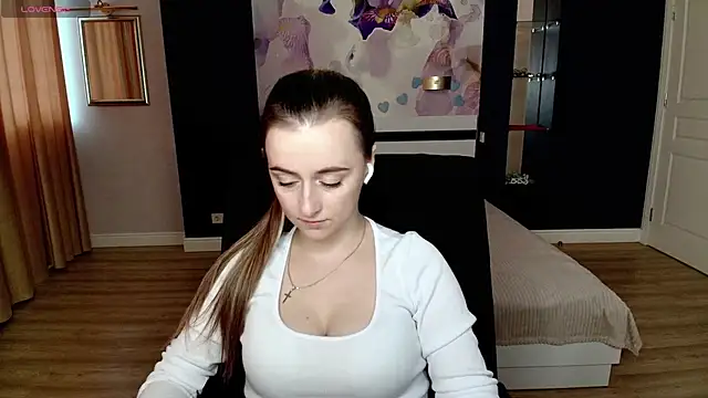 Snapshot of StasyStew chatting on 10.26.25 StasyStew online show from 10.26.25