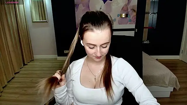 Snapshot of StasyStew chatting on 10.26.25 StasyStew online show from 10.26.25