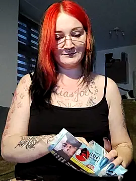 Snapshot of TiffiChantiT2 chatting on 01.14.26 TiffiChantiT2 online show from 01.14.26