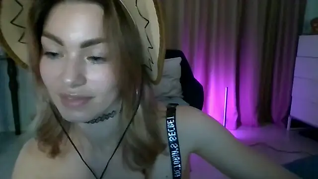 Snapshot of SweetDarling7 chatting on 03.15.25 SweetDarling7 online show from 03.15.25