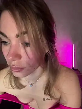 Snapshot of SweetDarling7 chatting on 03.17.25 SweetDarling7 online show from 03.17.25