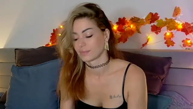 Snapshot of SweetDarling7 chatting on 11.09.25 SweetDarling7 online show from 11.09.25