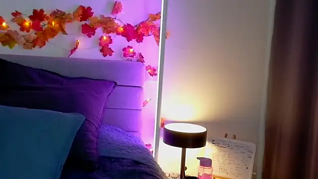 Snapshot of SweetDarling7 chatting on 11.13.25 SweetDarling7 online show from 11.13.25